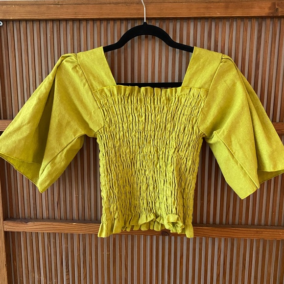 Lisa Says Gah Smocked Toni Top in Chartreuse M; limited edition! - Picture 4 of 12